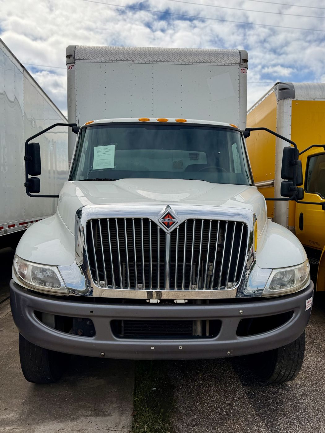 2022 International MV607 Box Truck, photo 3
