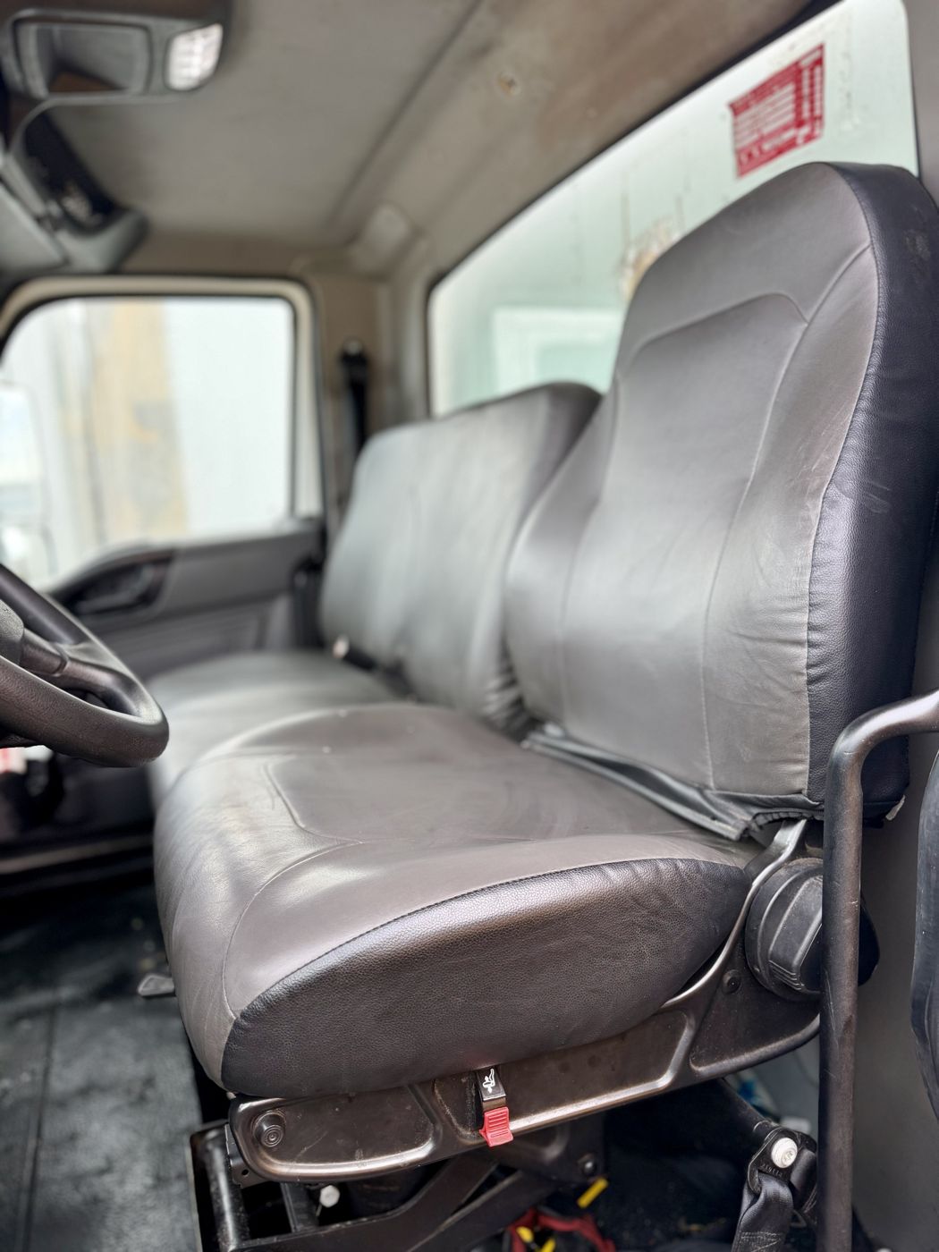 2022 International MV607 Box Truck, photo 10