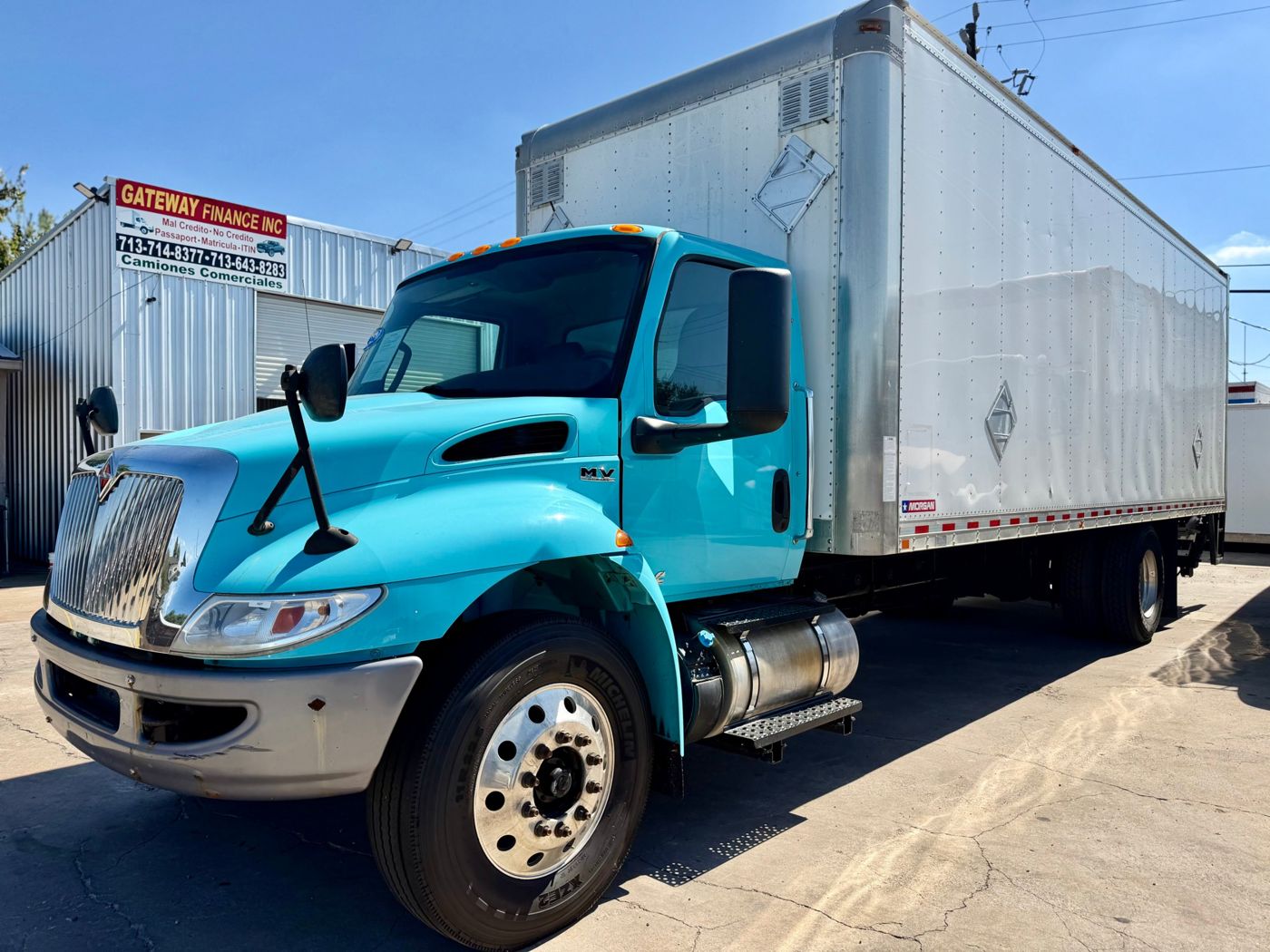 2020 International MV607 Box Truck, photo 1