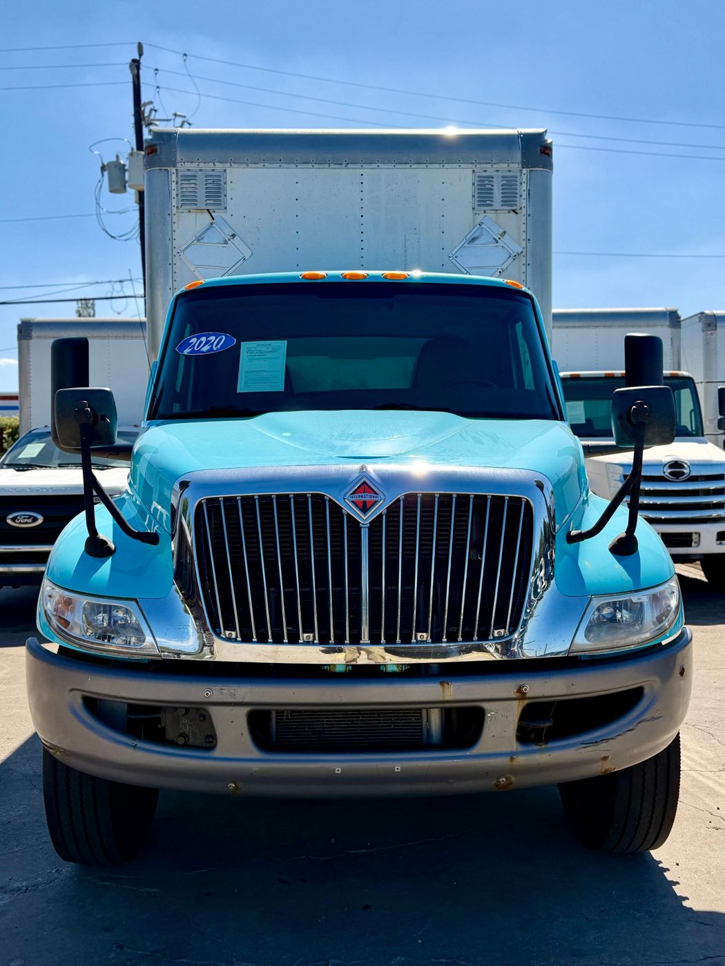 2020 International MV607 Box Truck, photo 3