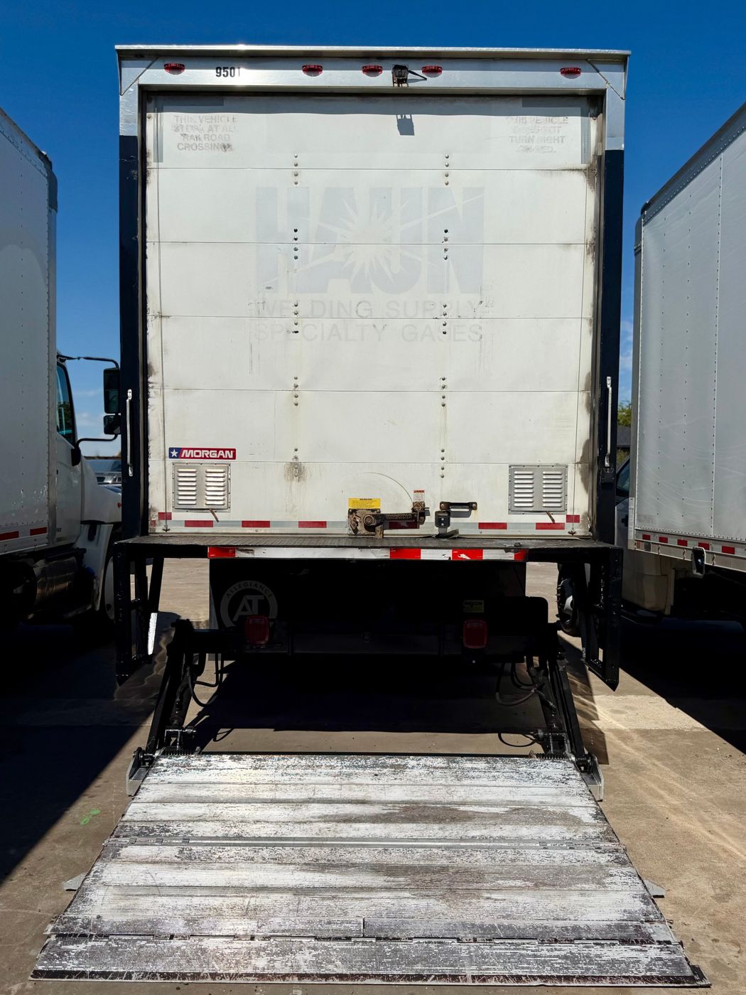 2020 International MV607 Box Truck, photo 5