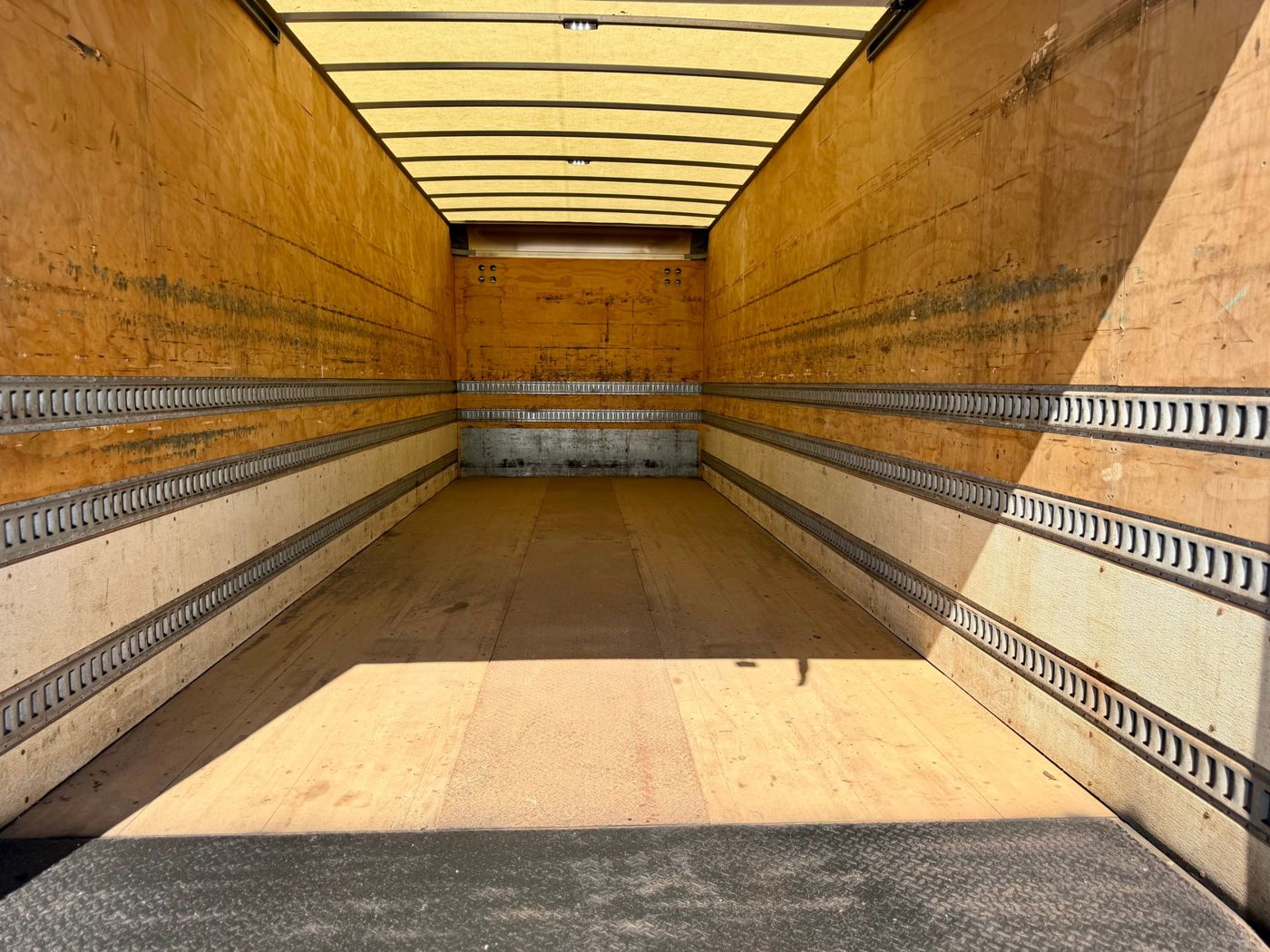 2020 International MV607 Box Truck, photo 6