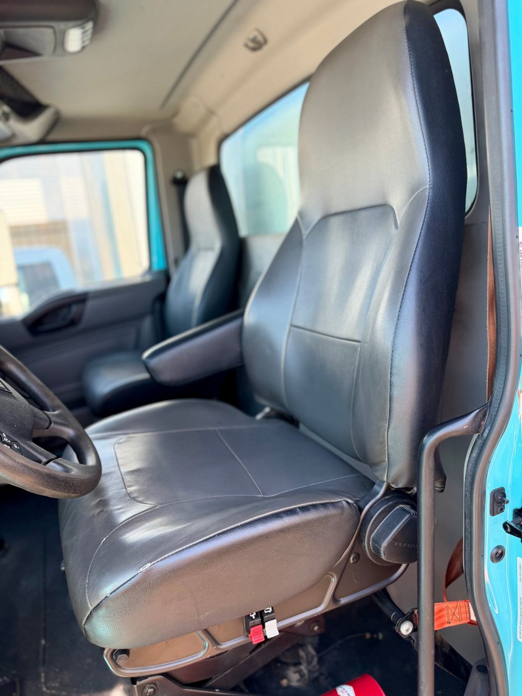 2020 International MV607 Box Truck, photo 10