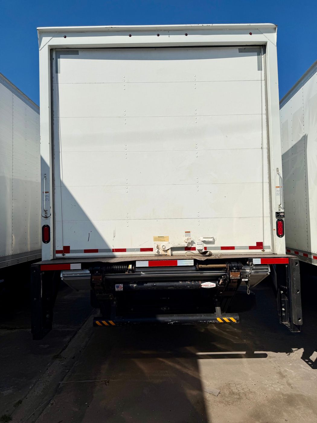 2019 Hino 338 Box Truck, photo 6