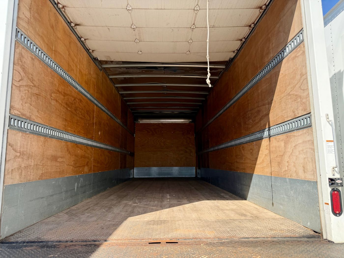 2019 Hino 338 Box Truck, photo 8