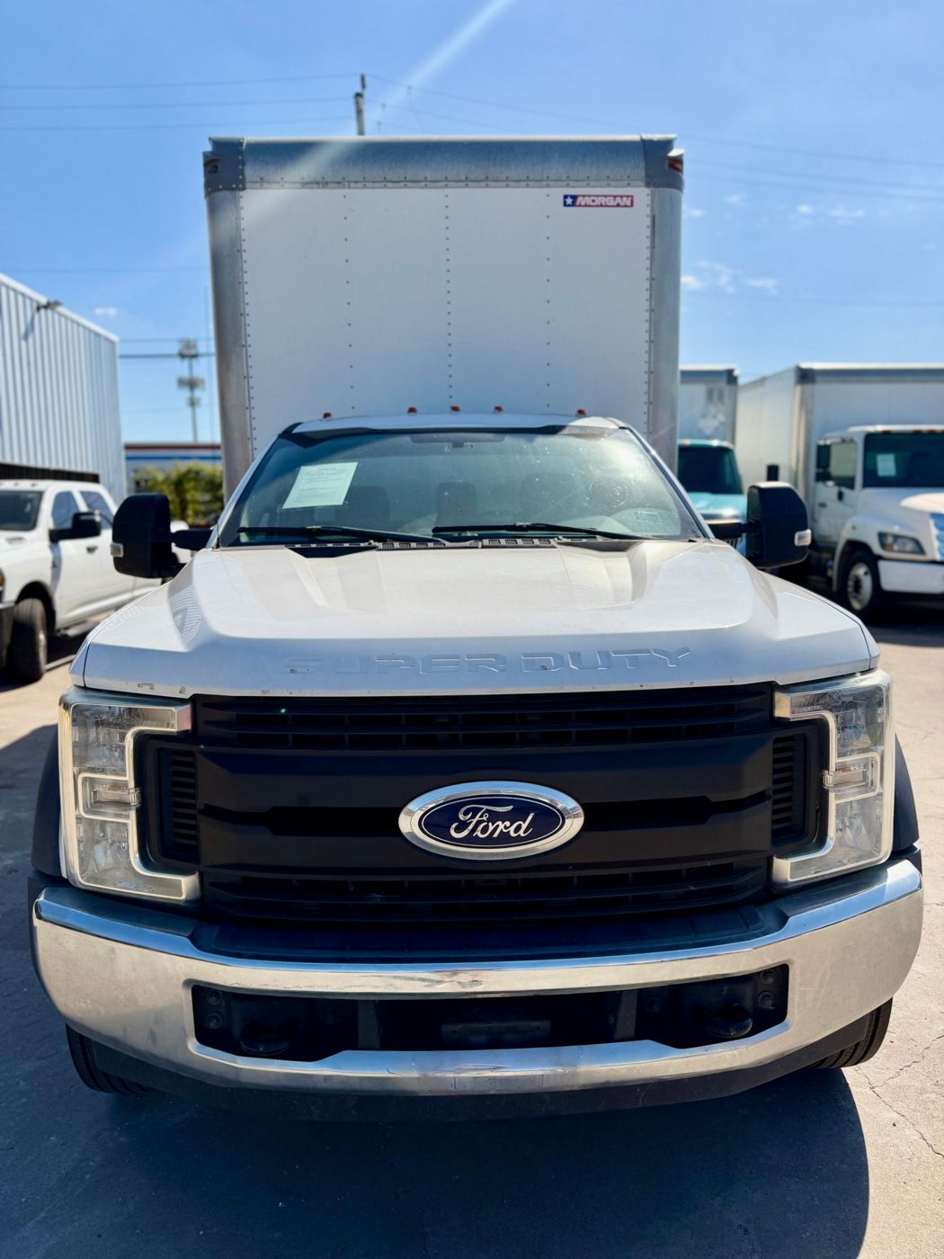 2019 Ford F-550 Super Duty Box Truck, photo 3
