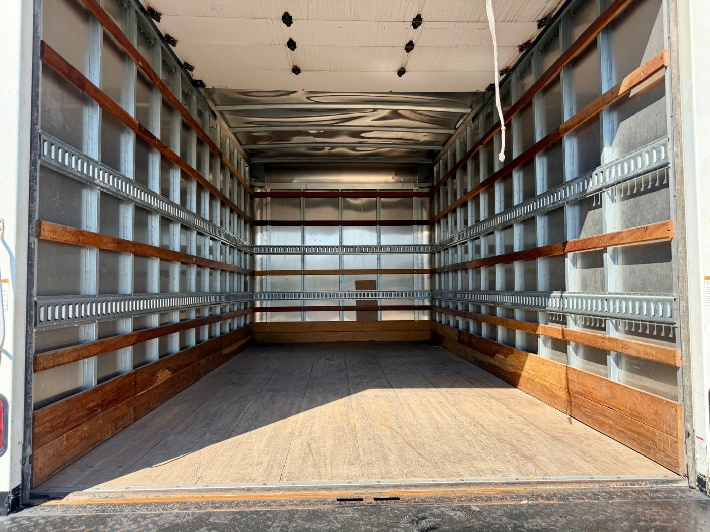 2019 Ford F-550 Super Duty Box Truck, photo 10
